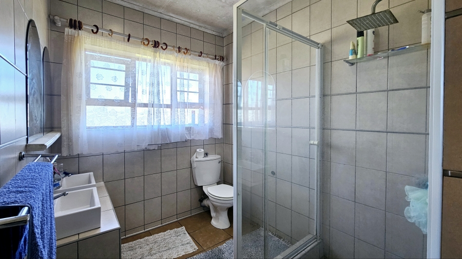 7 Bedroom Property for Sale in Oyster Bay Eastern Cape